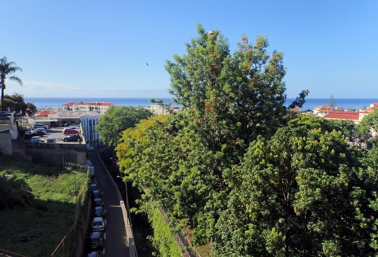 Funchal Petrolhead Apartment Exterior photo